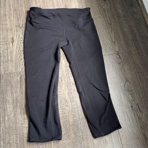 Black cropped leggings